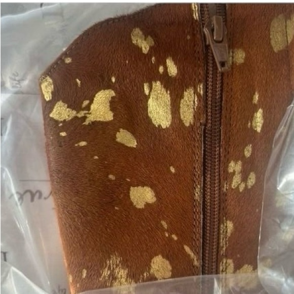 NEW Diba True Cowhide Leather Gold Foil Metallic Print Size 6 Southwestern Boots - Picture 8 of 11